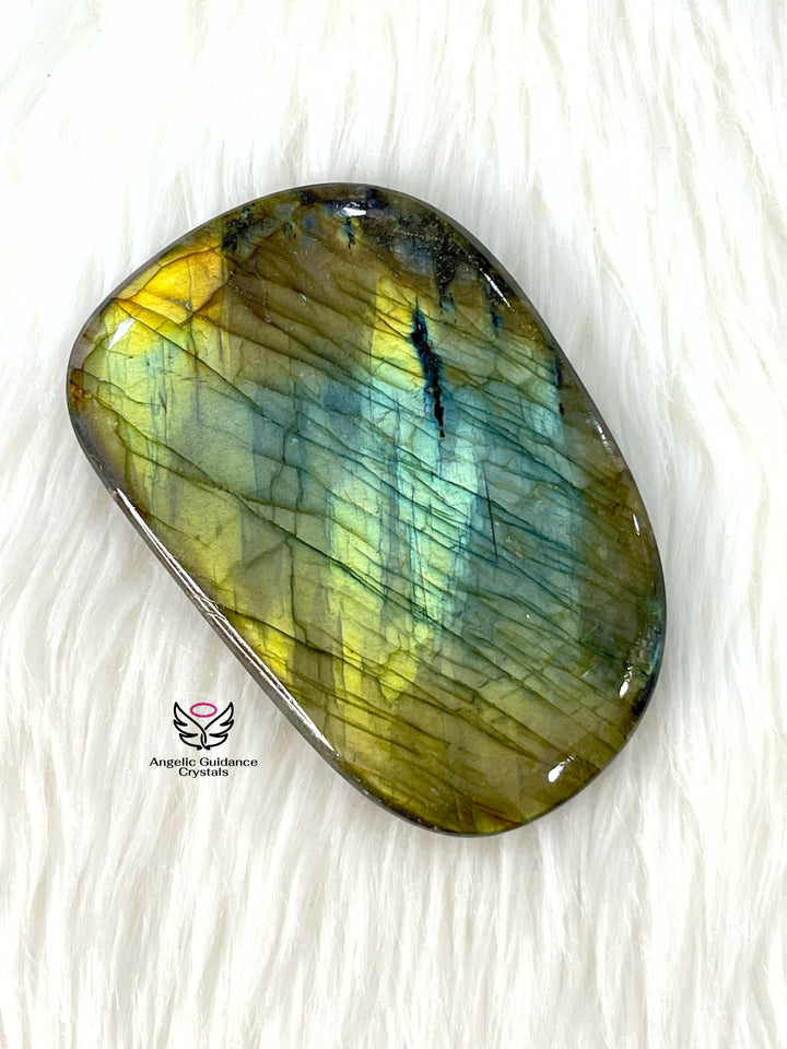 Labradorite Palmstone AAA 4